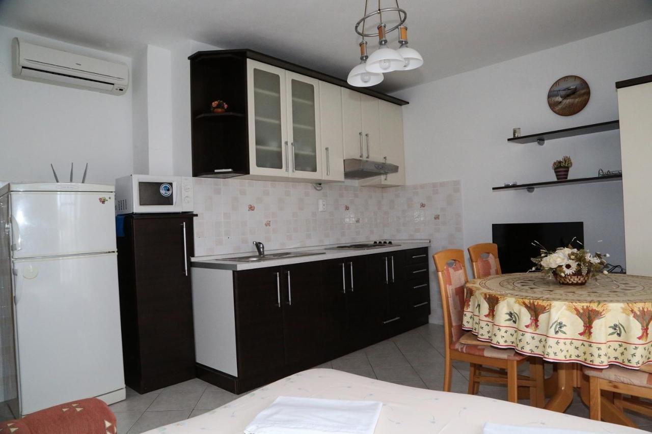 Apartments By The Sea Milna, Hvar - 12244 Екстер'єр фото